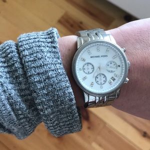 Michael Kors Accessories - Michael Kors MK5020 womens quartz watch Michael Kors Accessories - Michael Kors MK5020 womens quartz watch